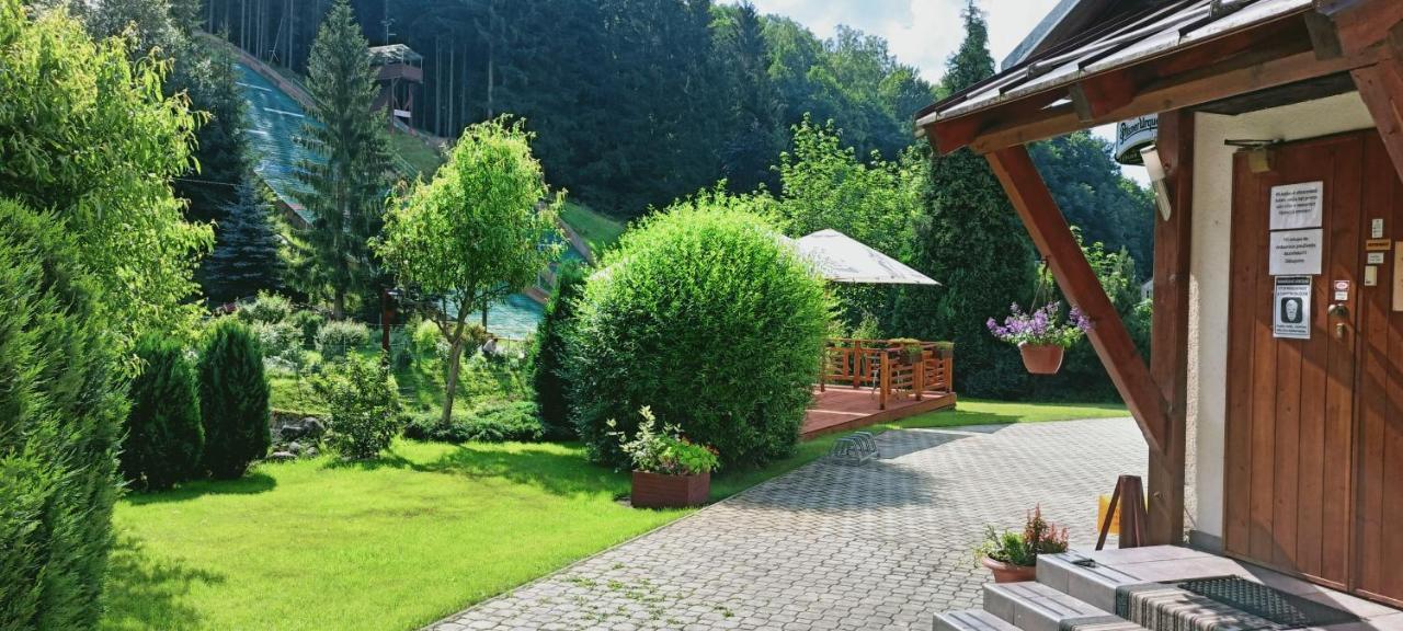 Rodinny "Hotel U Mustku" Desná Exteriör bild
