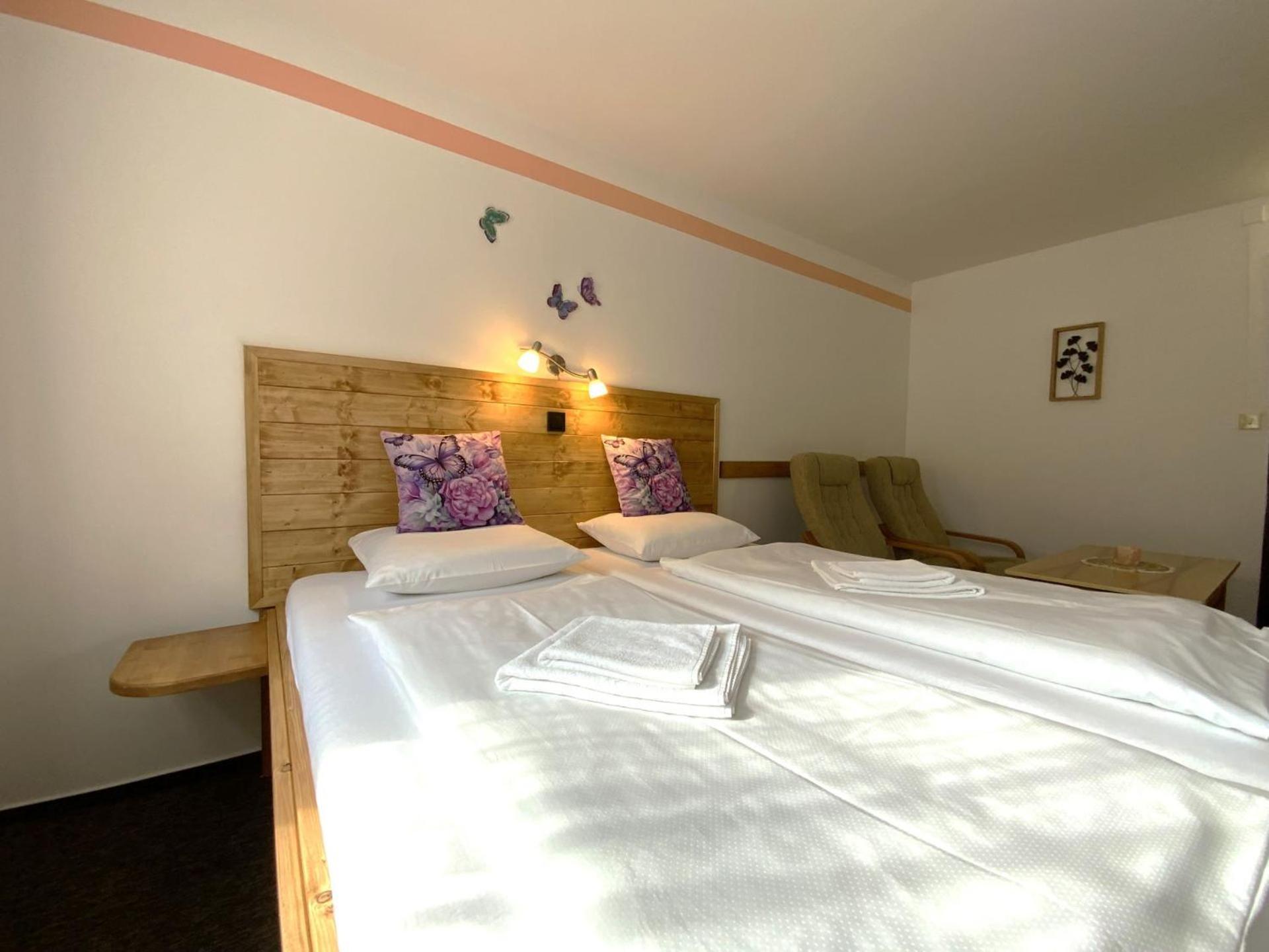 Rodinny "Hotel U Mustku" Desná Exteriör bild