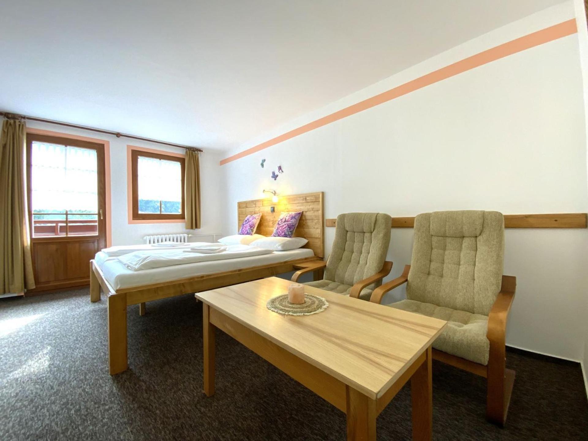 Rodinny "Hotel U Mustku" Desná Exteriör bild