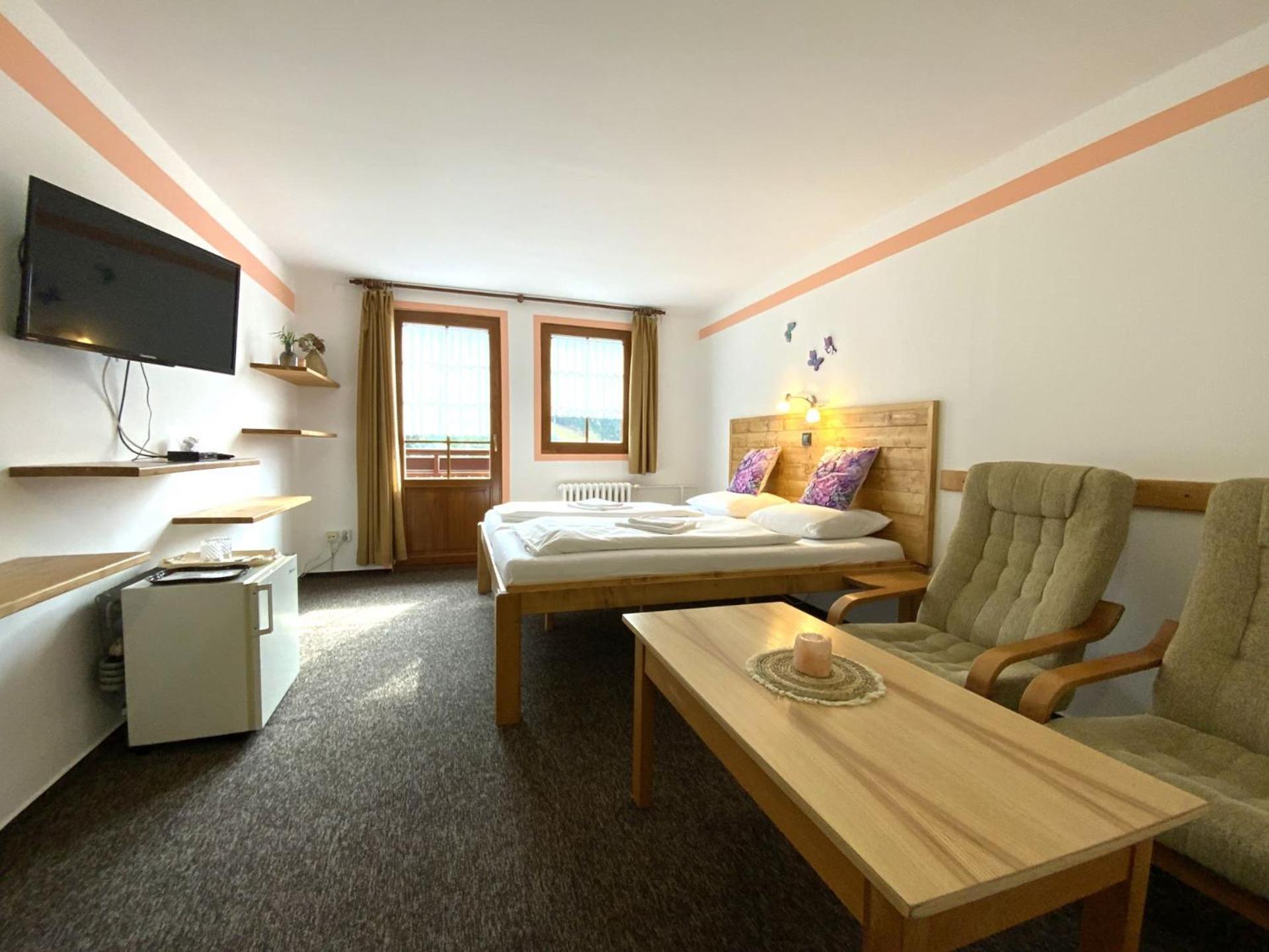 Rodinny "Hotel U Mustku" Desná Exteriör bild