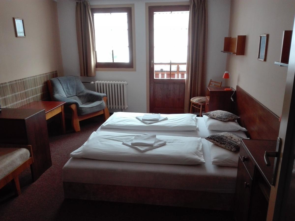 Rodinny "Hotel U Mustku" Desná Exteriör bild