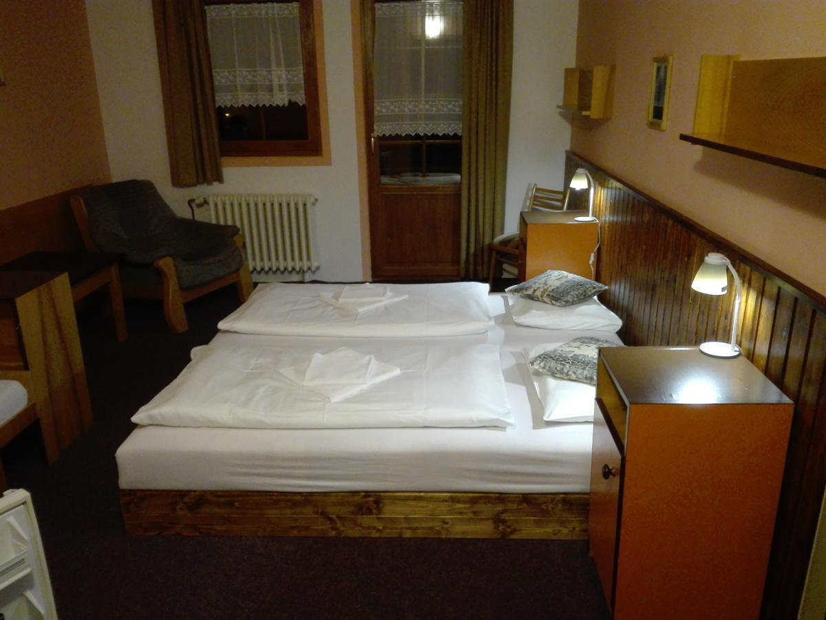 Rodinny "Hotel U Mustku" Desná Exteriör bild